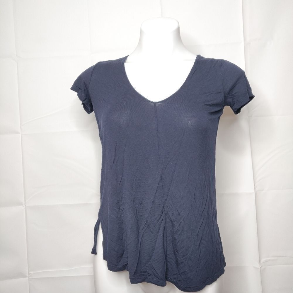 Vince. Navy Blue V-Neck T-Shirt Sz Xs
